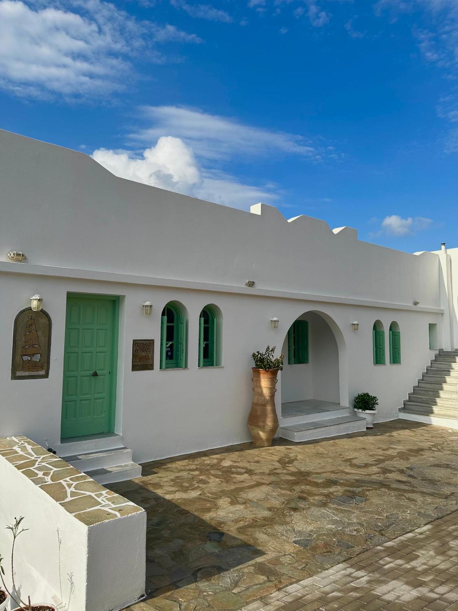 Hotel Petradi Chora  Bagian luar foto